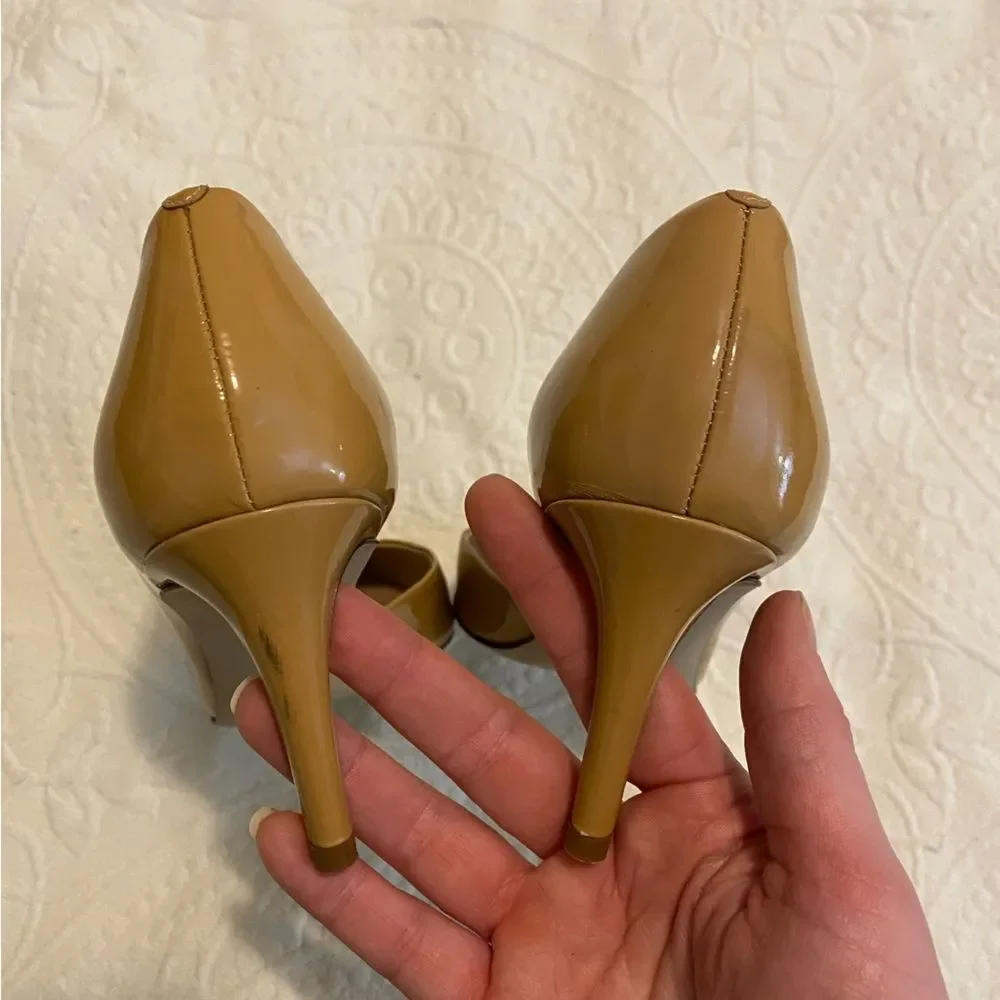 J. Crew size 7.5 Neutral Beige Pointed Toe Patent Leather Pumps Heels